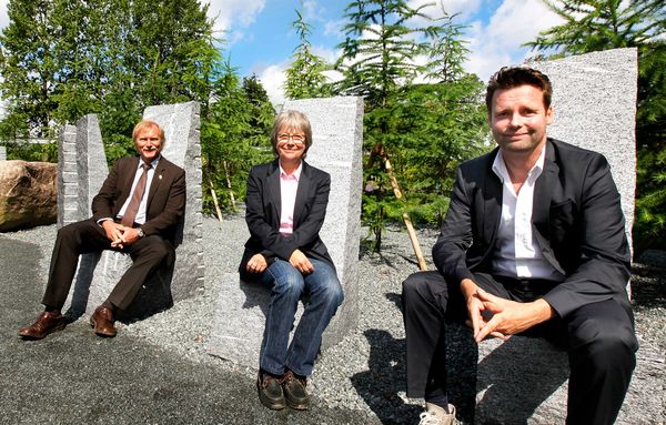 igs-Chef Heiner Baumgarten, Senatorin Jutta Blankau, Generalplaner Stephan Lenzen (v.l.n.r.),