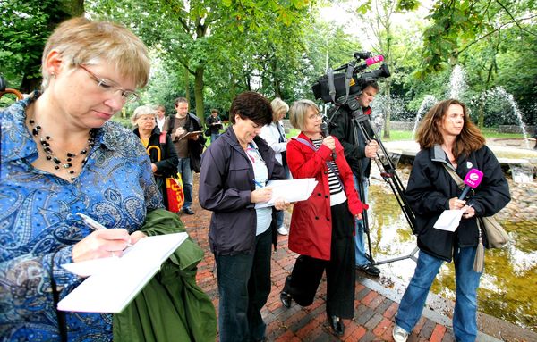 Gudrun Lang informiert in der Welt der Religionen über das Konzept der Gärten