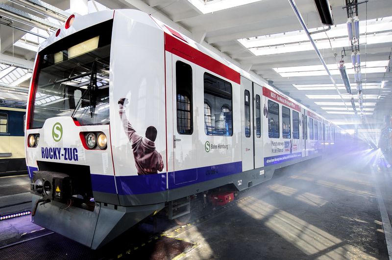 Rocky-Zug als S-Bahn in Hamburg