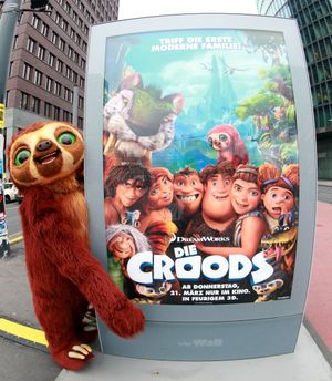 Die Croods: Faultier Belt kommt zum Foto-Shooting nach Hamburg