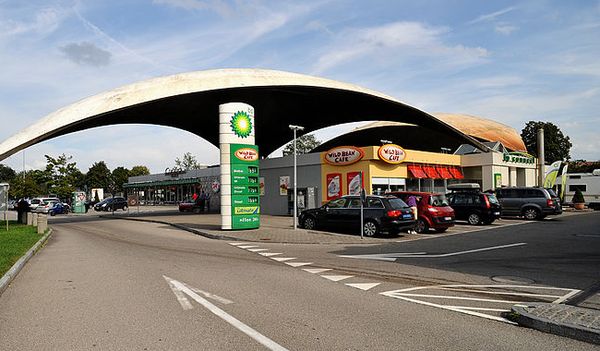 Gespräch auf der Autobahn-Raststätte | Gespräch auf der Autobahn-Raststätte