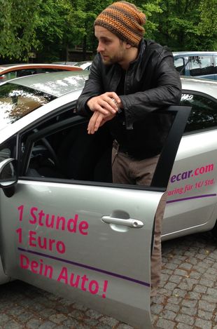 Silvio Heinevetter mit seinem CiteeCar