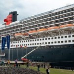 Die Queen Mary im Hamburger Hafen