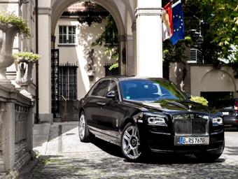 Premiumzimmer buchen und Rolls-Royce fahren - im Schlosshotel Im Grunewald