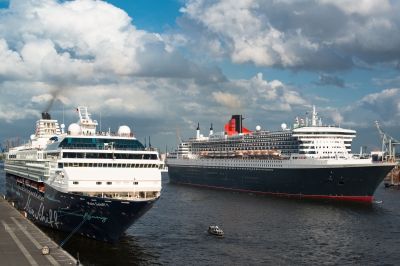 Die Queen Mary 2 und Mein Schiff 1