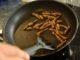 Mit essbaren Insekten in 15 Jahren vom jungen Abenteurer zum erfolgreichem Unternehmer