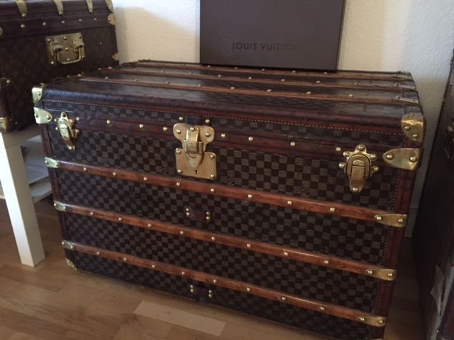 Louis Vuitton Truhe - Malle Courier in Damier, Brass and Leather