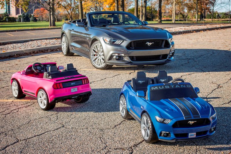 Ford Mustang mit Power Wheels Fahrspielzeug Mustang in Pink von Fisher-Price