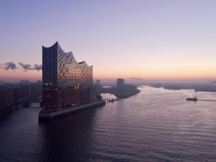 Die Elbphilharmonie bei Sonnenaufgang