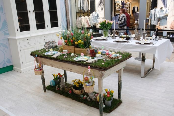 Easter-Table von Froonck (Vordergrund) und Sabine Kaack (Hintergrund)