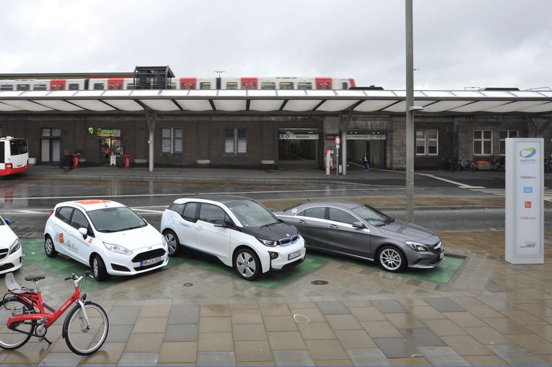 switchhPunktBarmbek mit Car2Go, Cambio und DriveNow | switchhPunktBarmbek mit Car2Go, Cambio und DriveNow