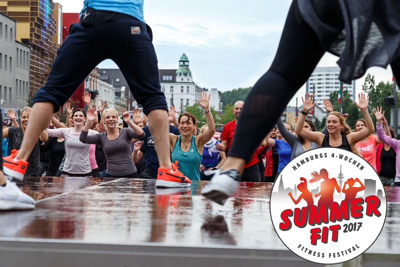 Opening-Fitness-Party auf dem Spielbudenplatz