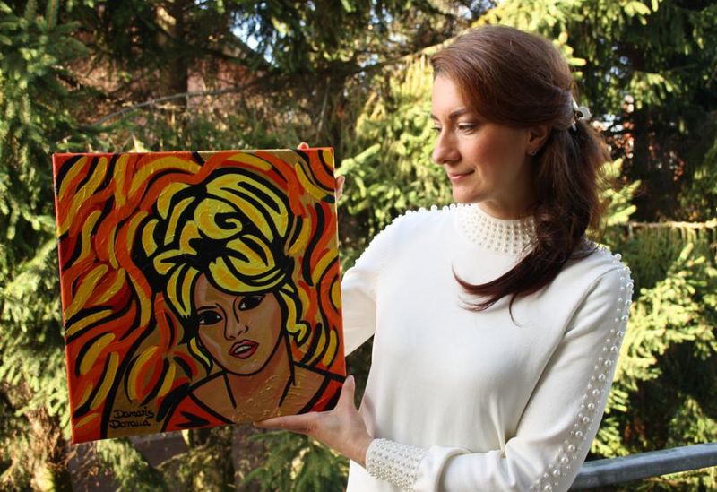 Madame Brigitte ist eines der Pop-Art-Porträts in der Galerie arthausfamily