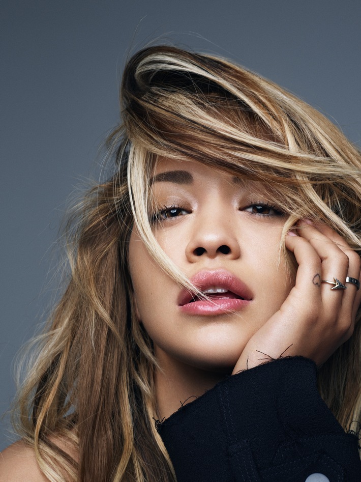 Top-Star Rita Ora in der Elbphilharmonie Hamburg und live auf Channel Aid 