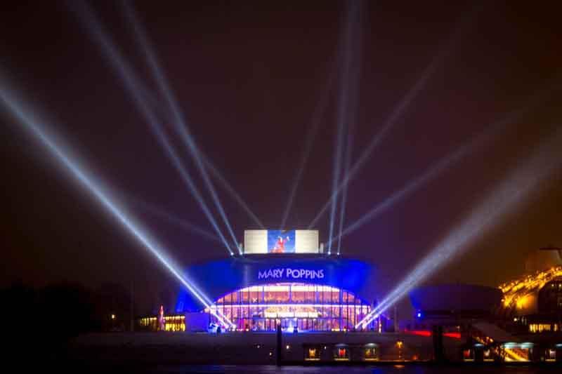 Mary Poppins Musical-Premiere in Hamburg