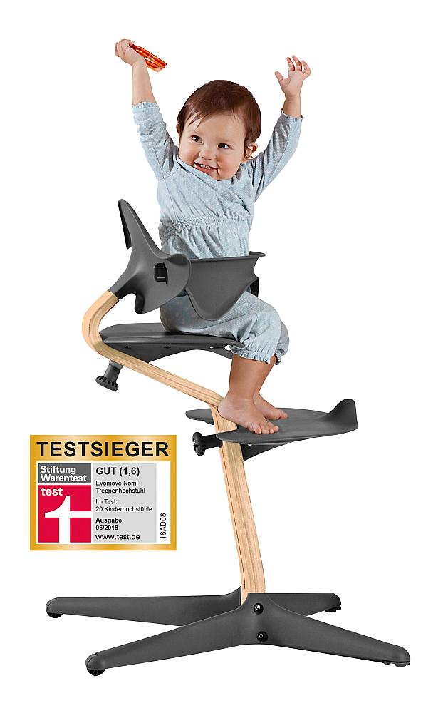 Der Hochstuhl Nomi von Evomove begleitet das Kind vom Säuglings- bis ins Teenageralter