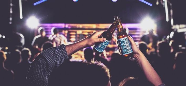 Schottische Craft Beer-Punks von BrewDog starten Freibier-Aktion