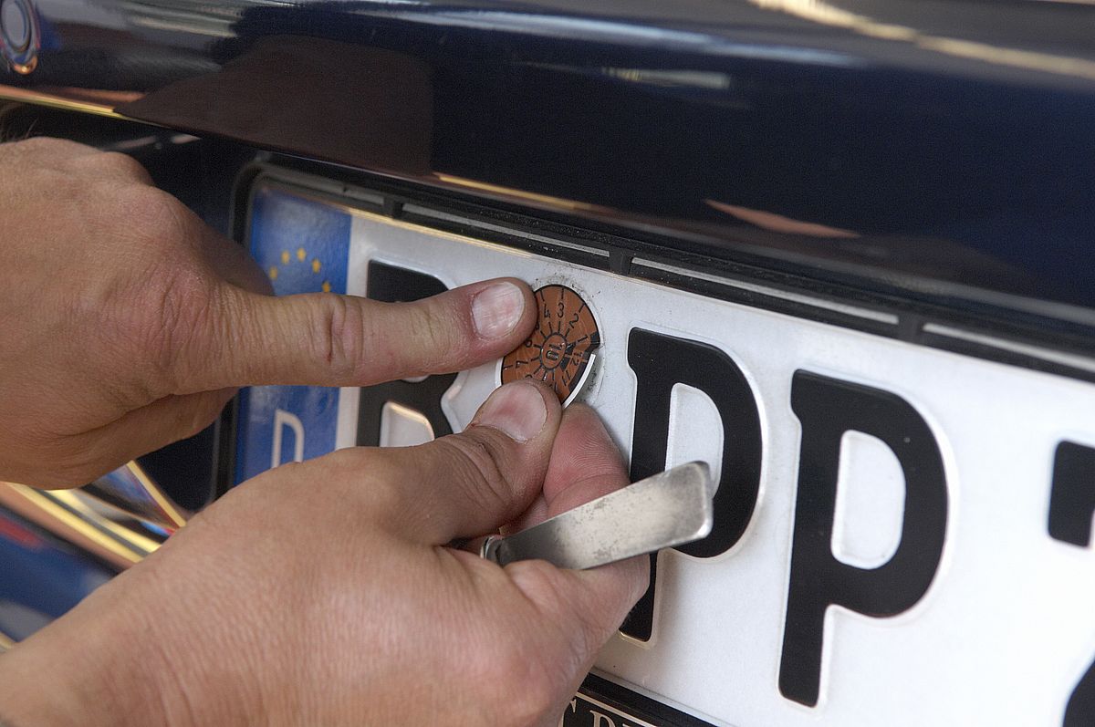 Jedes fünfte Auto fällt durch den TÜV | Jedes fünfte Auto fällt durch den TÜV