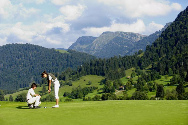 Die Golfwoche im Juni findet nahe des Hotel Allgäu Sonne statt.