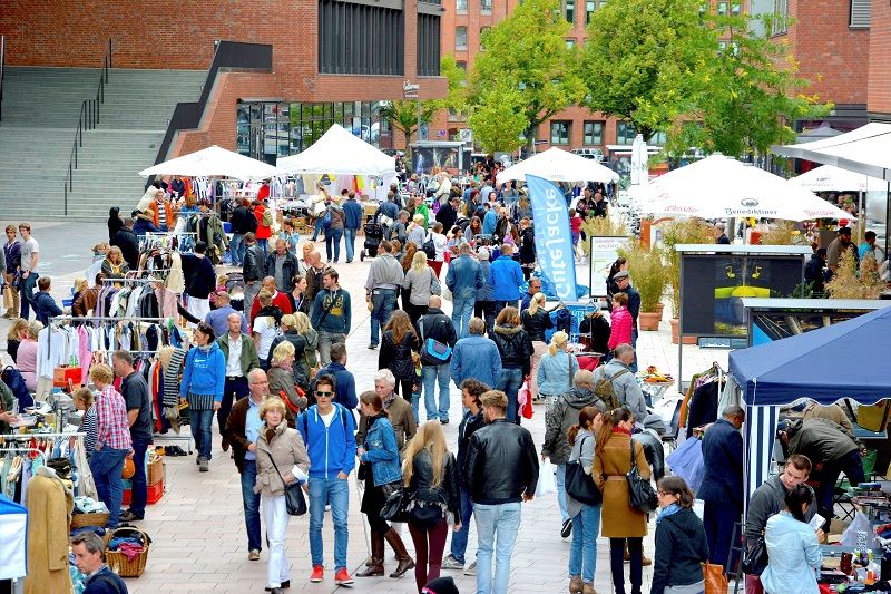 Bummeln in der HafenCity: Langschläferflohmarkt auf dem Überseeboulevard