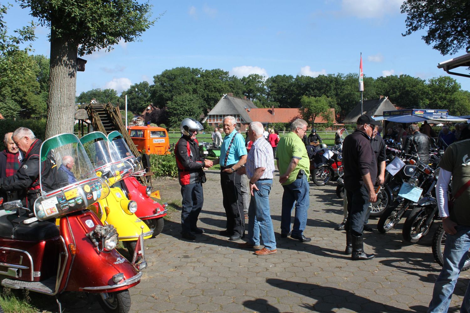 Zweirad-Oldtimer Treffen in Marxen 11.8. - Bild FLMK (002)