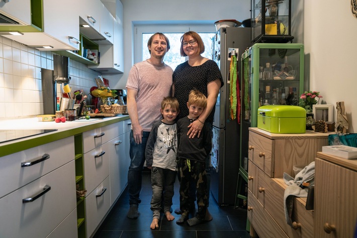 Für die vierköpfige Familie Häusser aus Frankfurt ist eine größere Wohnung in der hessischen Metropole unbezahlbar