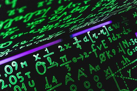 Mathematik und Logik sind sehr hilfreich