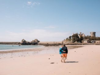 Im Frühling ist viel Platz für Strandspaziergänge