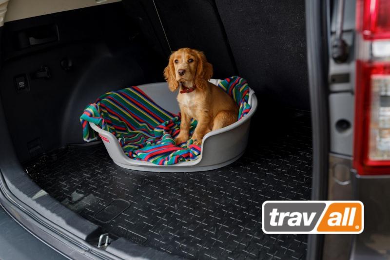 Mit einer fahrzeugspezifischen Kofferraumwanne den Wiederverkaufswert des Autos schützen. © Travall | Mit einer fahrzeugspezifischen Kofferraumwanne den Wiederverkaufswert des Autos schützen. © Travall
