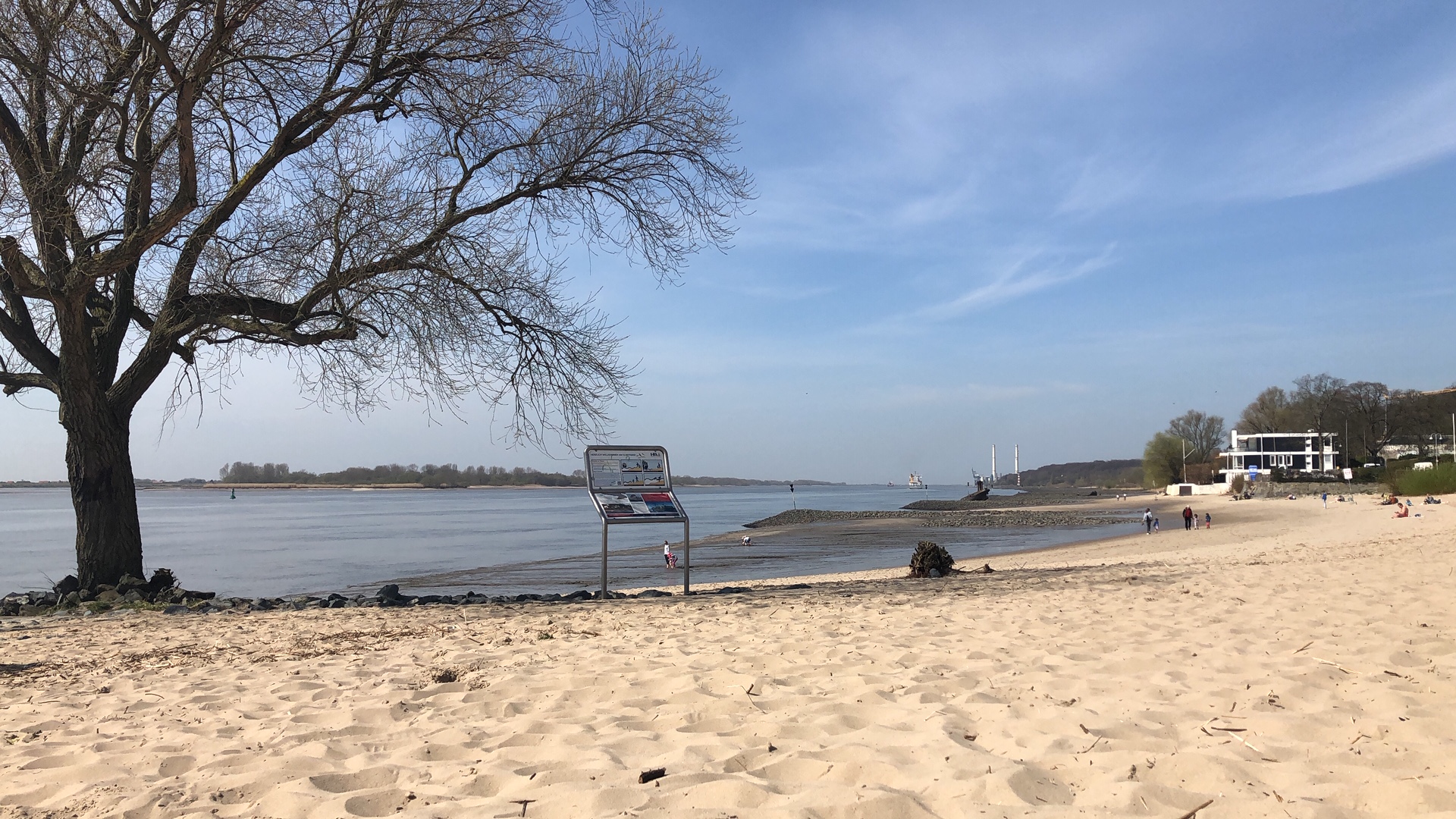 Auch am Elbestrand war schon mehr los