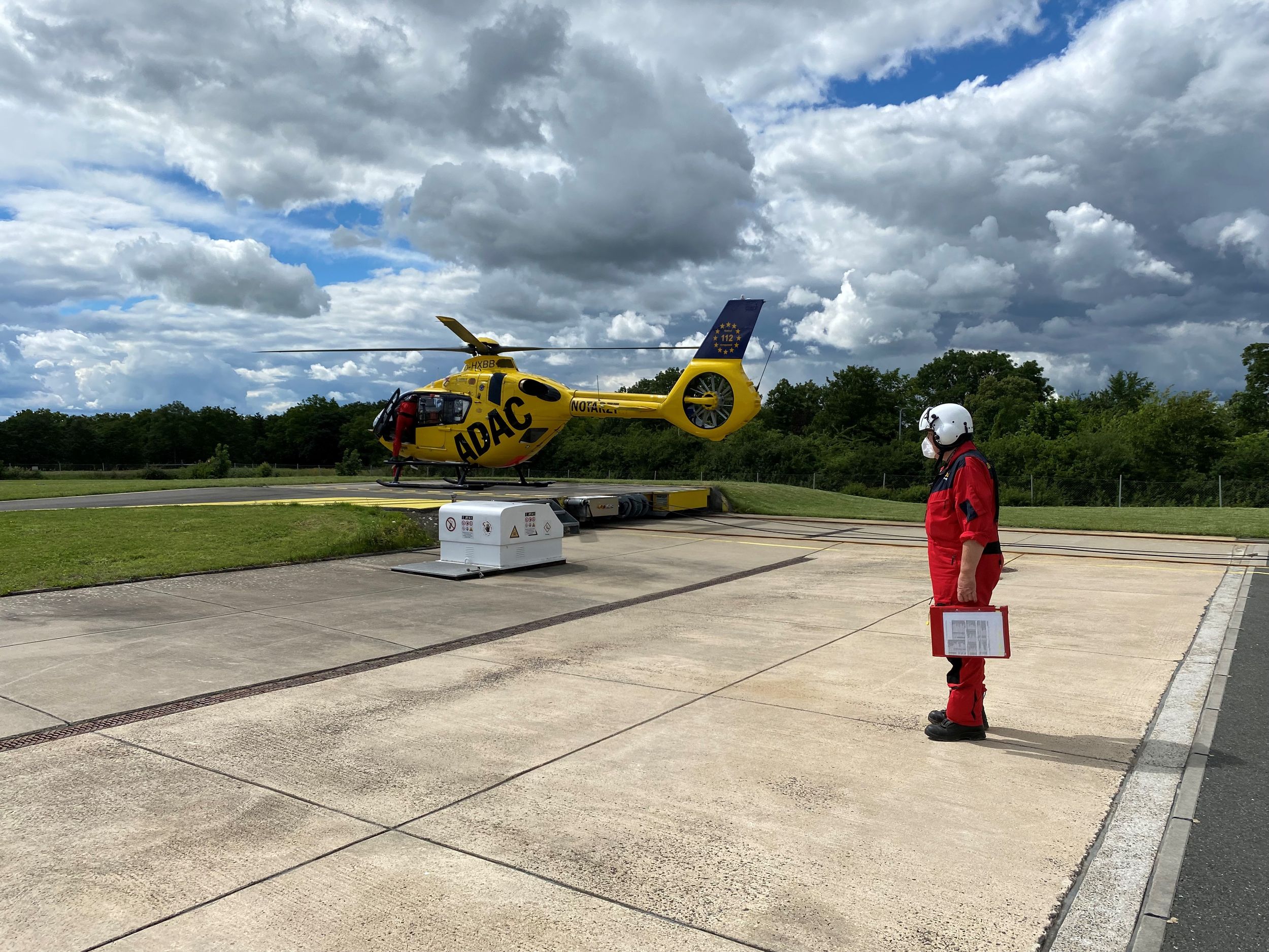 Deutschlands dienstältester Rettungsassistent fliegt letzten Einsatz