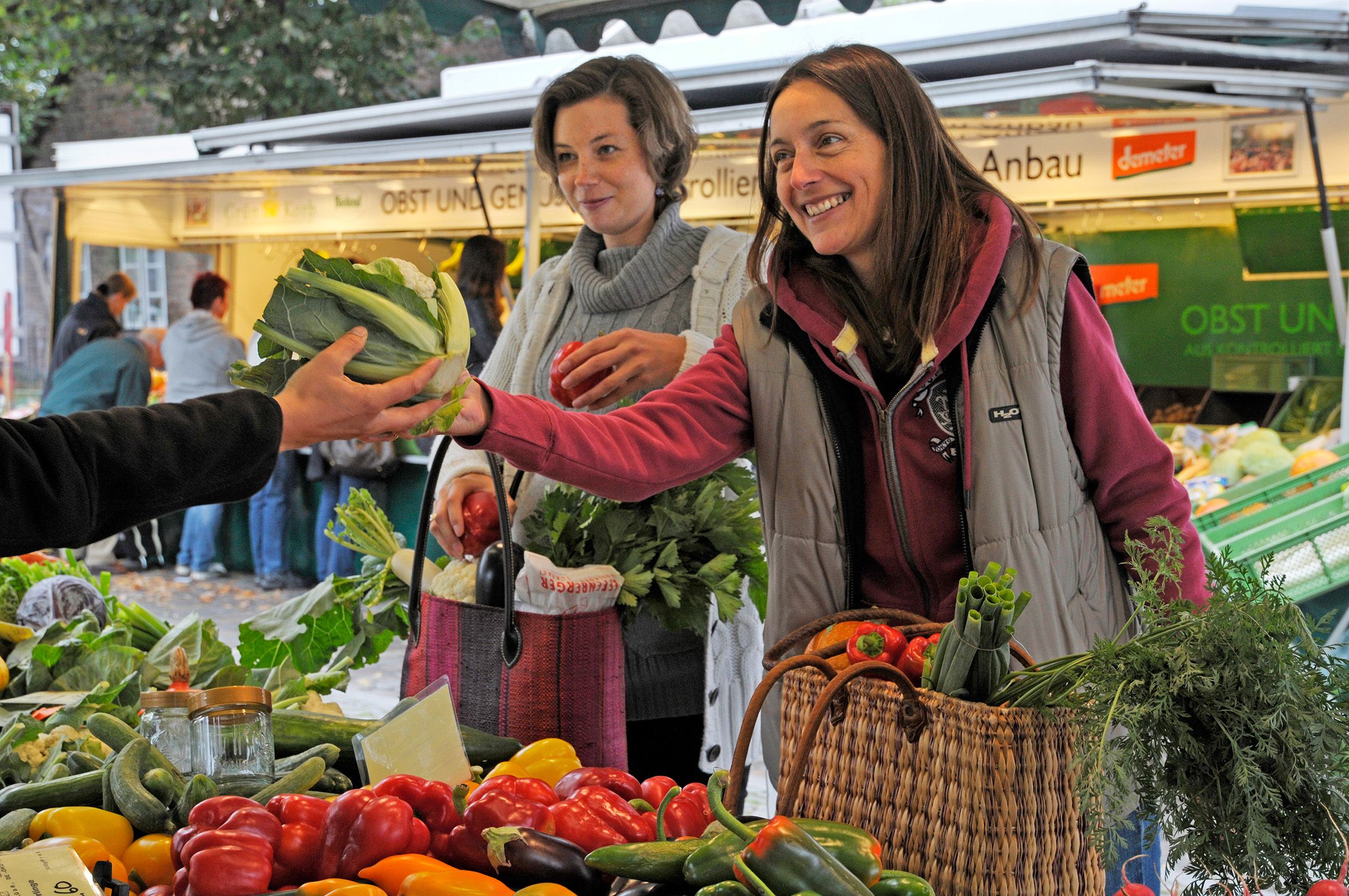 Frisch und gesund auf dem Wochenmarkt einkaufen 