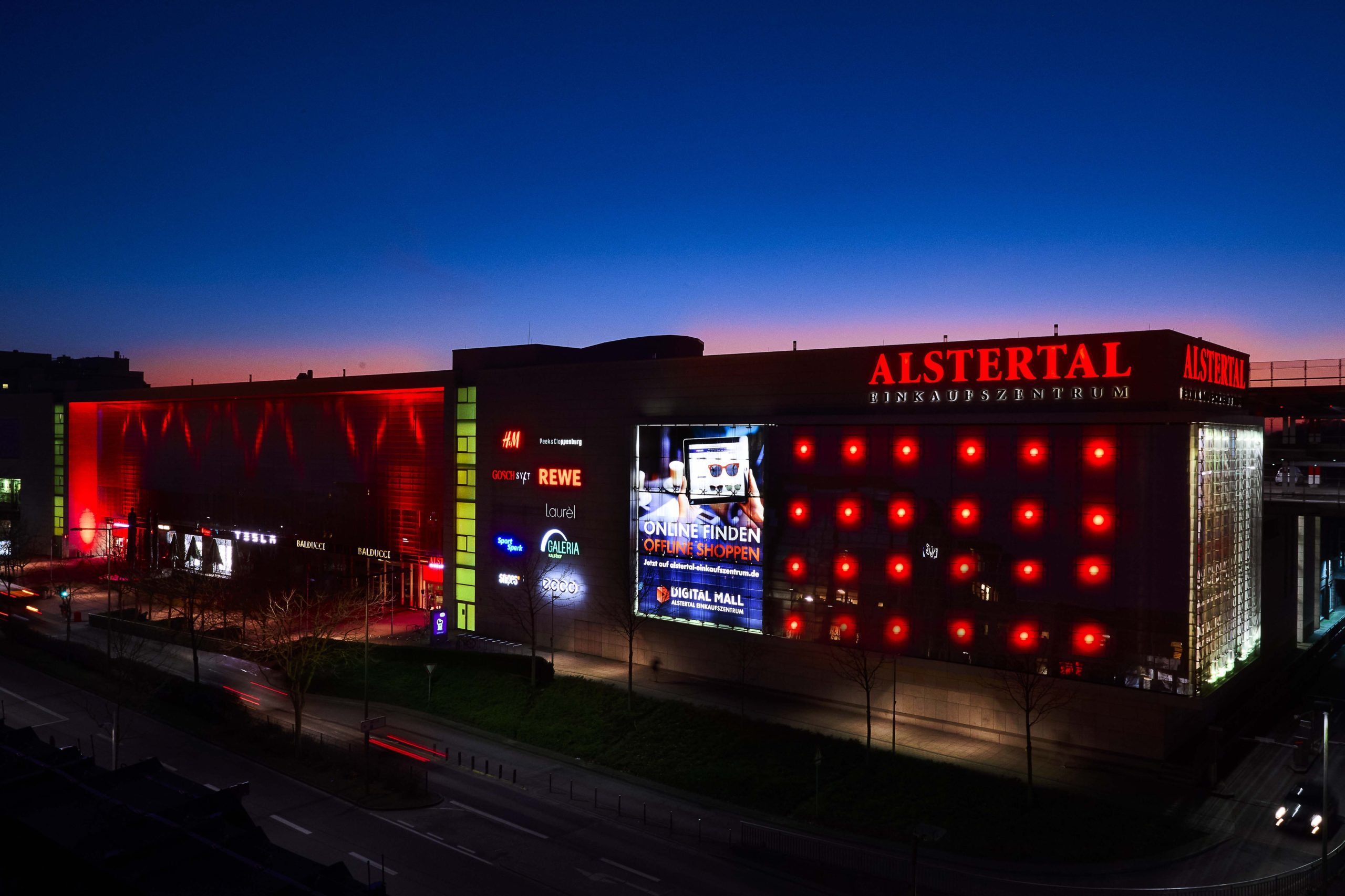 Das AEZ bei nächtlicher Betrachtung wer will da noch nach New York zum Shoppen