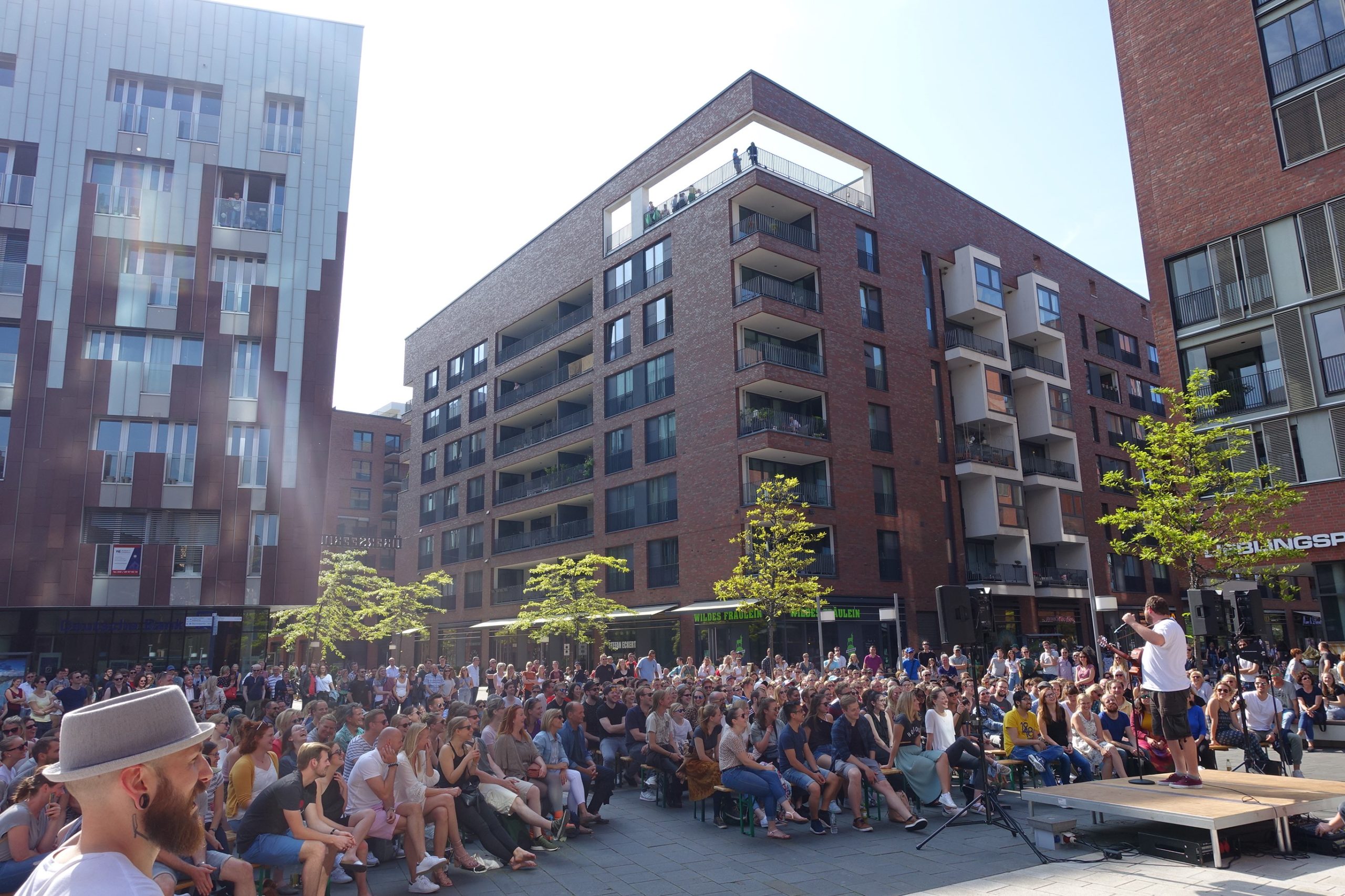 Stand-Up-Comedy unter freiem Himmel in der HafenCity