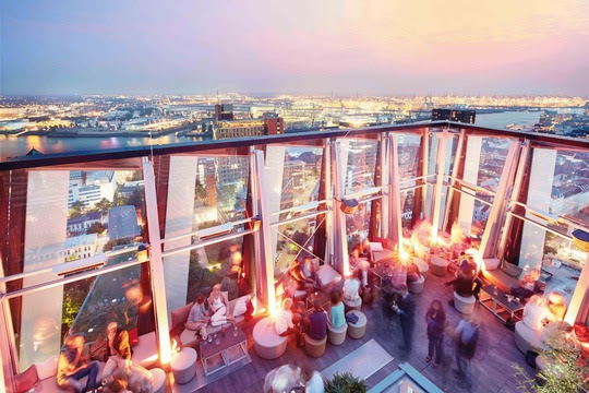 Das Clouds - Heaven's Bar & Kitchen mit seiner Rooftop-Bar