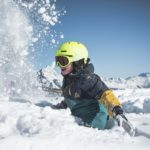 Skifahrer im Tiefschnee