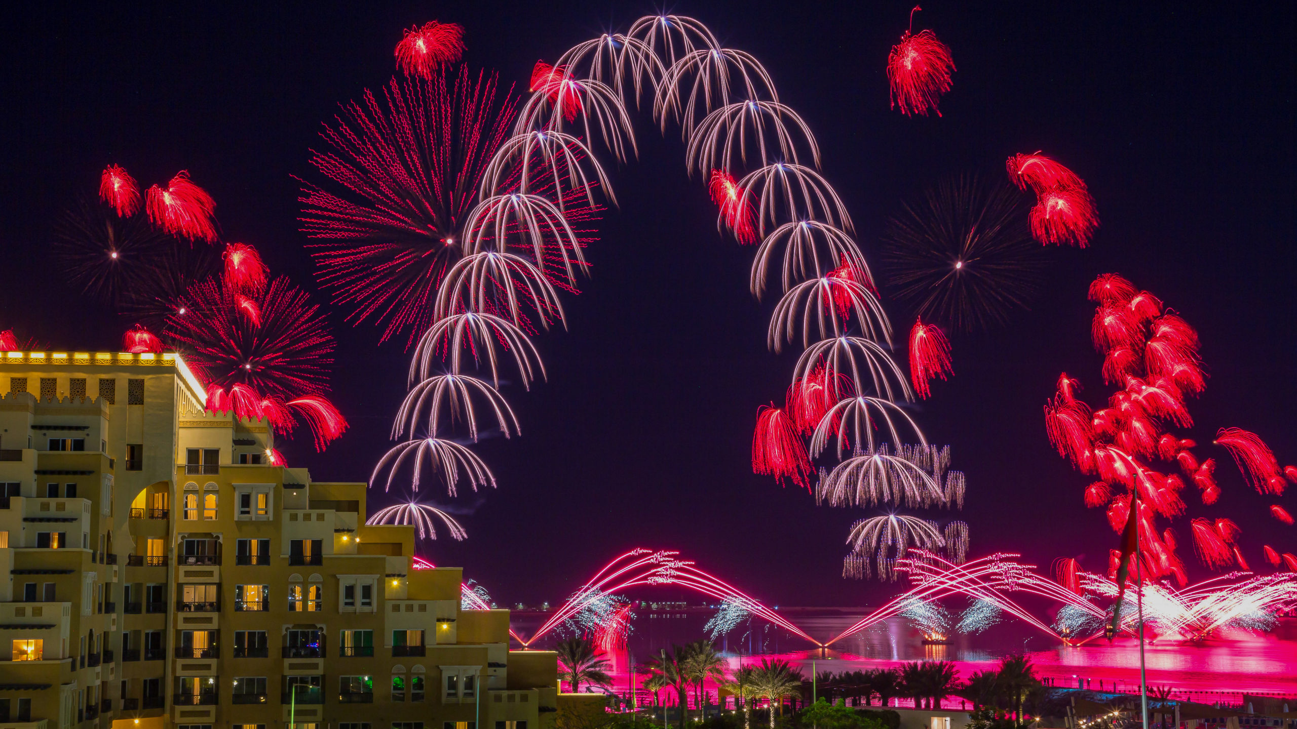 4,7 km langes pyromusikalisches Spektakel zu Neujahr