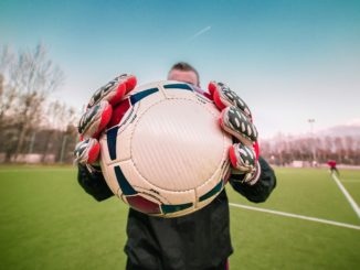 Ja, bei HSV hält keiner den Ball flach