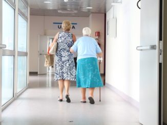 Besonders ältete Menschen sind sehr gefährdet für das Wundliegen