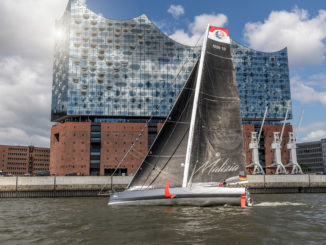 Malizia vor der Elbphilharmonie