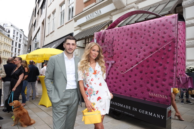 Tamasi Usojan und Jenny Elvers