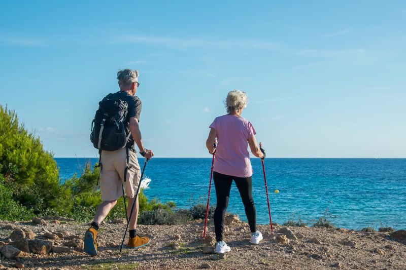 Wanderndes Paar auf Mallorca