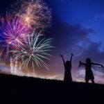 Feuerwerk mit zwei Frauen