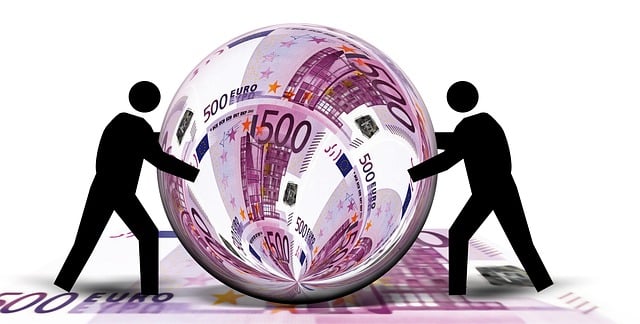 500-Euro-Scheine in Kugel | 500-Euro-Scheine in Kugel