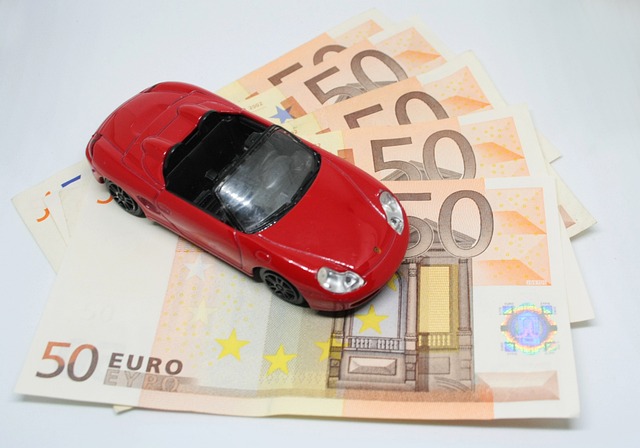 Automodell auf 50-Euro-Scheinen | Automodell auf 50-Euro-Scheinen