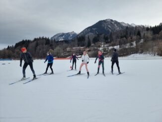 Evi Sachenbacher-Stehle beim Biathlon- und Langlauf-Training