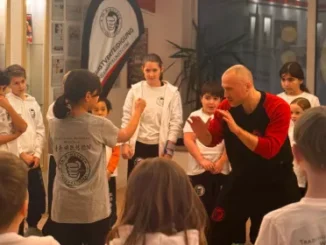 Beim NDR-Fernsehdreh der TA WingTsun Kindergruppe mit Sifu Dominik Fischer in Hamburg-Uhlenhorst (© TA WingTsun Hamburg)