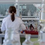 Forscherin im Labor