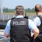 Polizeibeamte am Stadion
