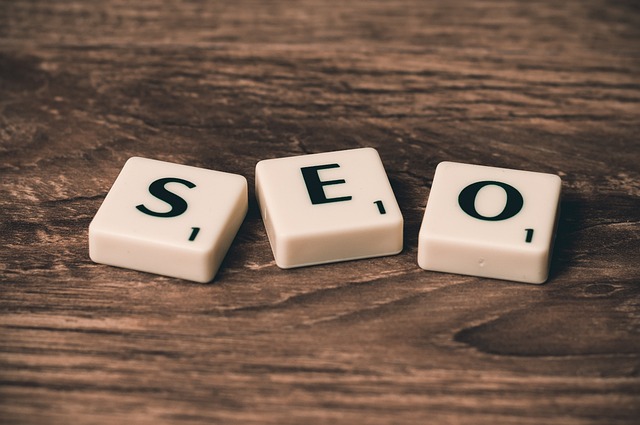 SEO aus Scrabble-Steinen gelegt | SEO aus Scrabble-Steinen gelegt